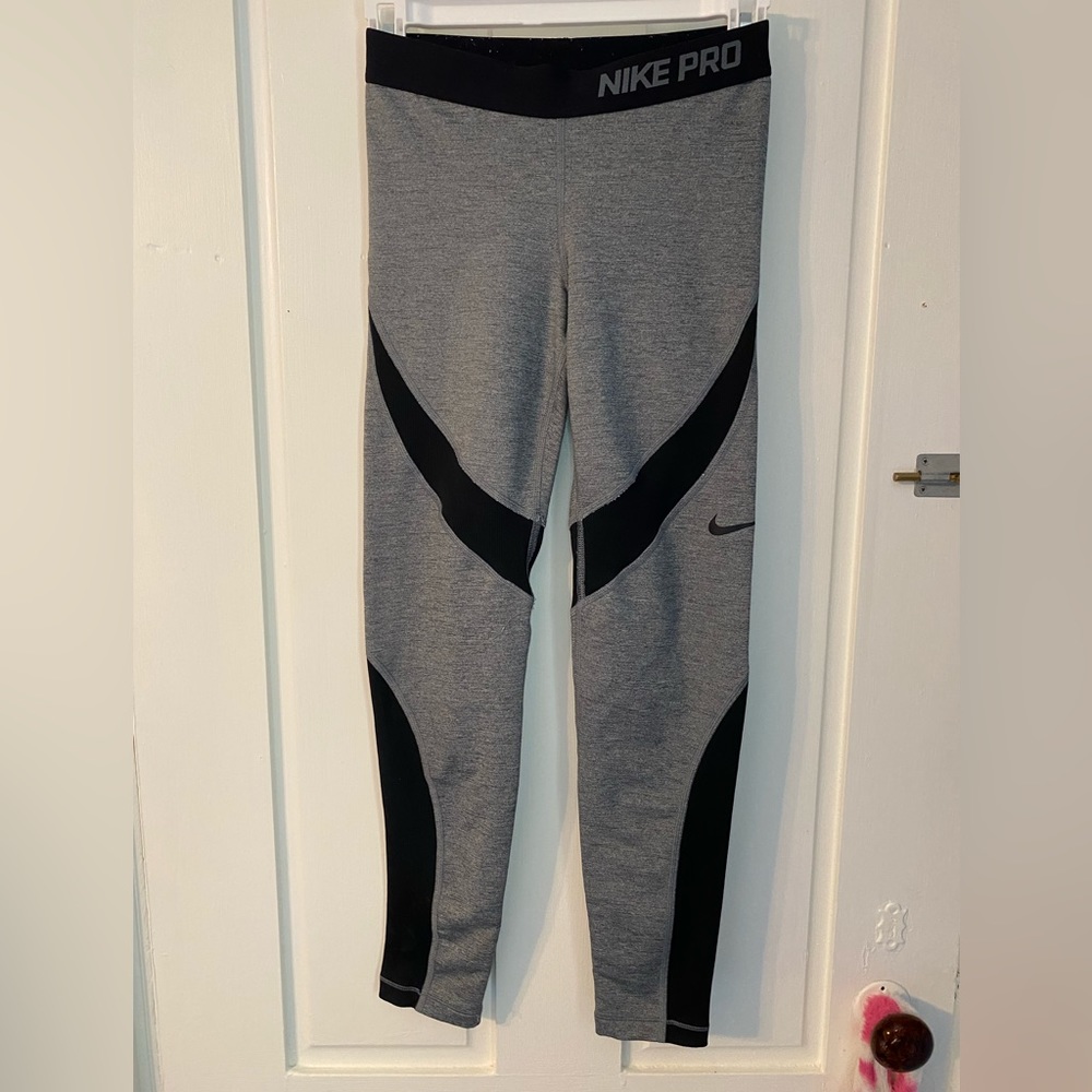 Nike Pro Leggings - Picture 2 of 5